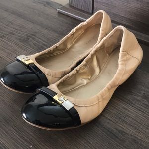 🔥 FINAL - BOGO Tahari flats